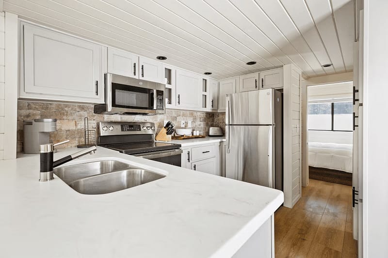 Village Camp Flagstaff Gallery - Spruce Cabin Kitchen